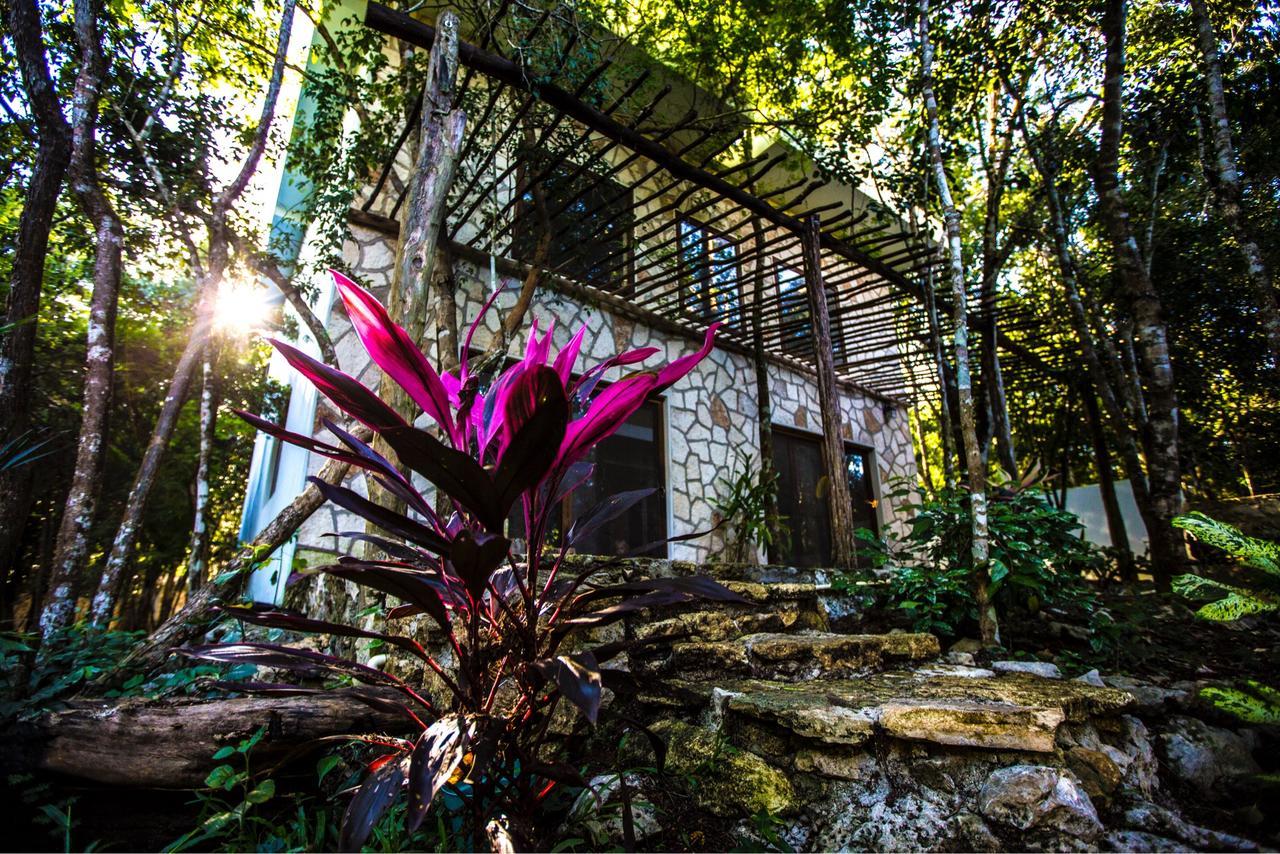Escarabajo Rojo Bed & Breakfast Тулум Екстериор снимка