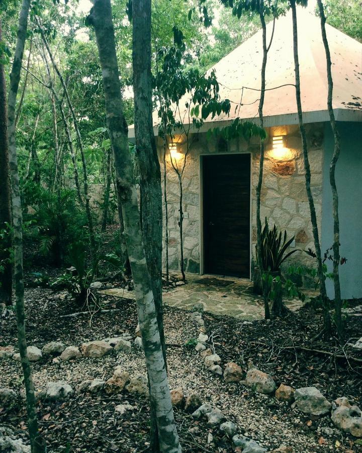 Escarabajo Rojo Bed & Breakfast Тулум Екстериор снимка